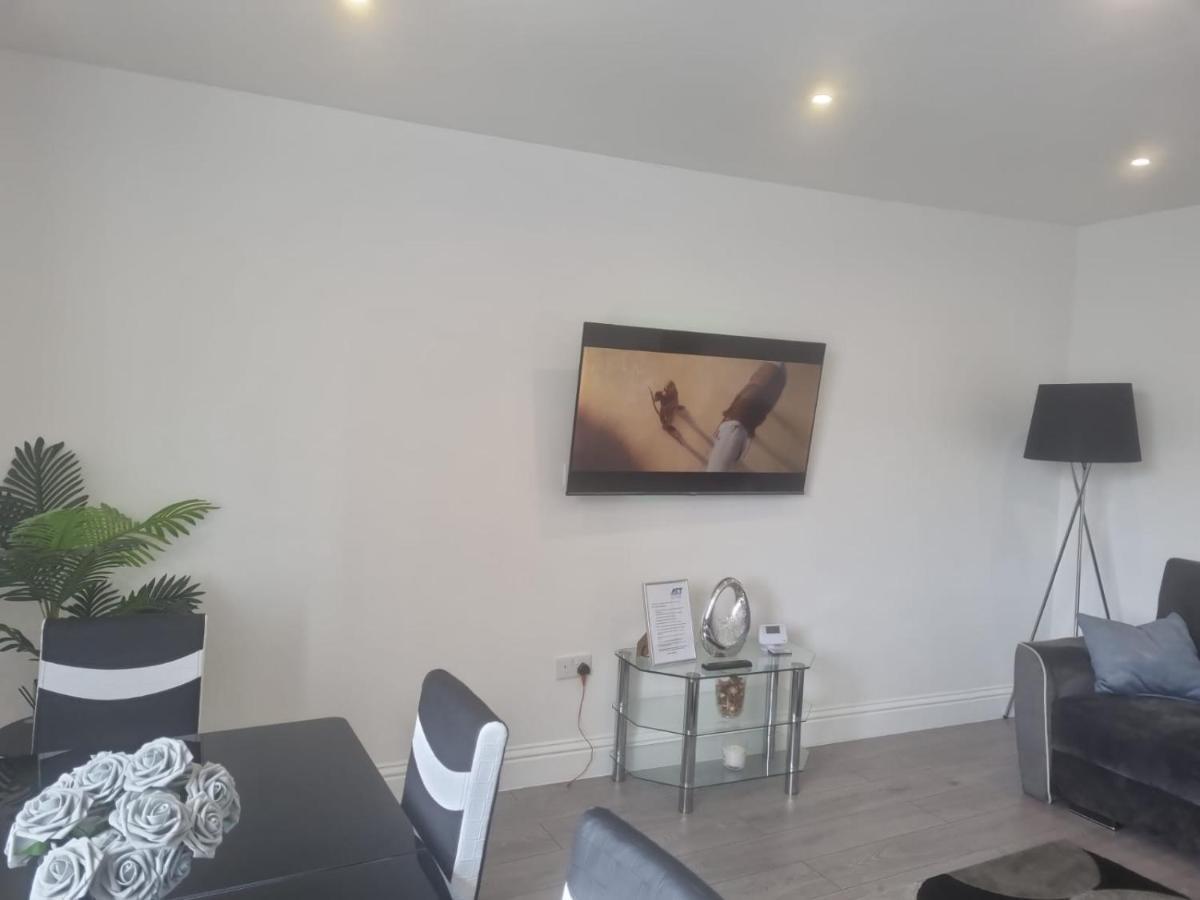 Attractive 2 Bed Apartments Free Wi-Fi And Parking Croydon Zewnętrze zdjęcie