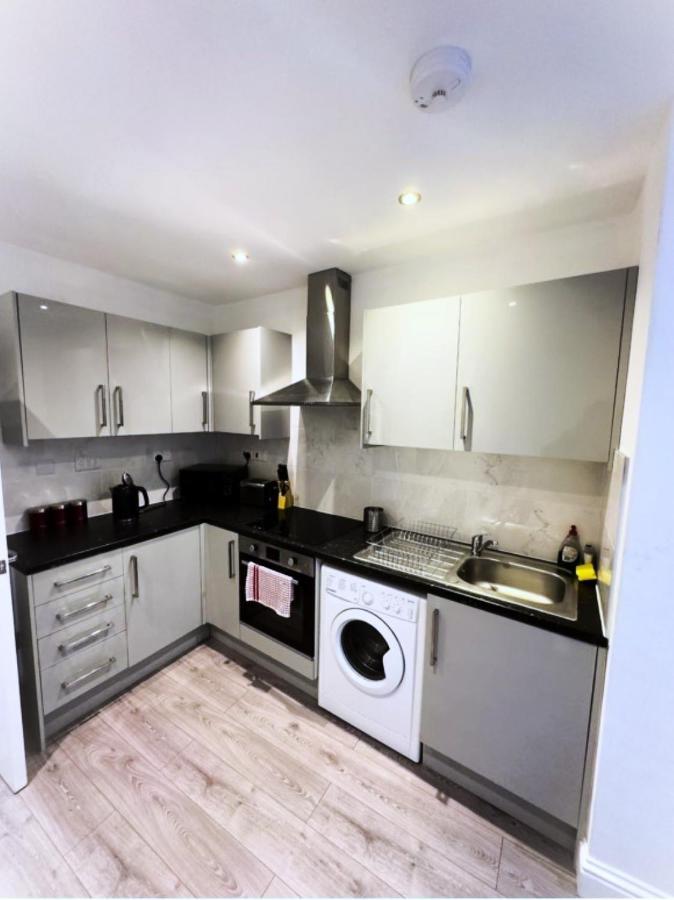 Attractive 2 Bed Apartments Free Wi-Fi And Parking Croydon Zewnętrze zdjęcie